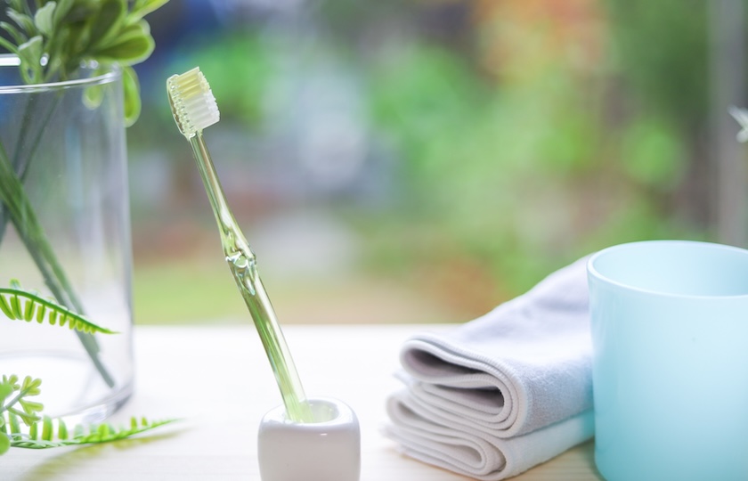 朝起きてすぐ歯磨きをしないリスク